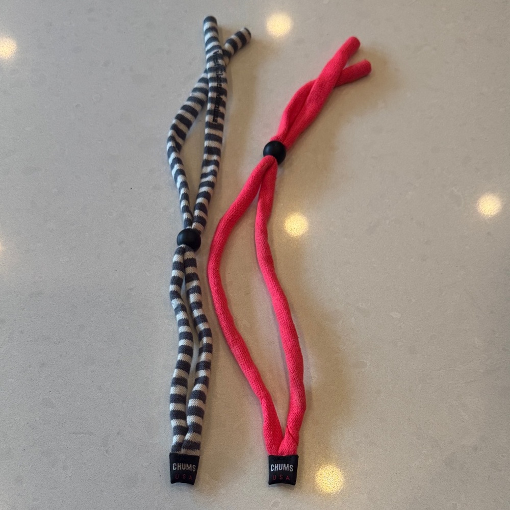 Chums Black and Red Eyewear Retainers